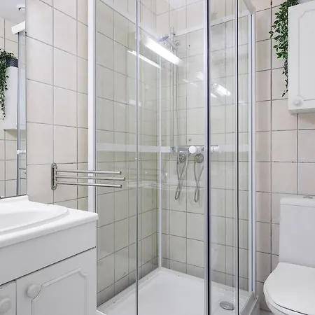 Private Next To Fish Market And Bryggen * ברגן